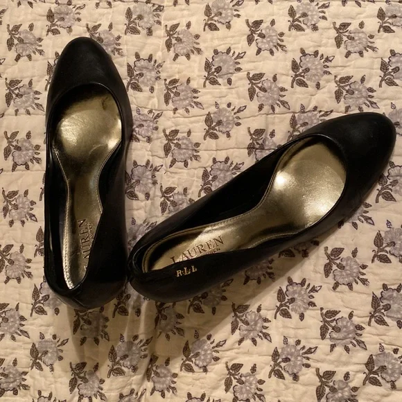 LAUREN RALPH LAUREN Black Leather heels with GOLD LOGO “RLL” Very well kept 9.5 - Picture 4 of 11